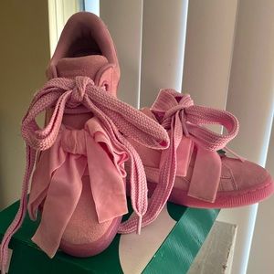 Women Puma Sneakers Size 8.5